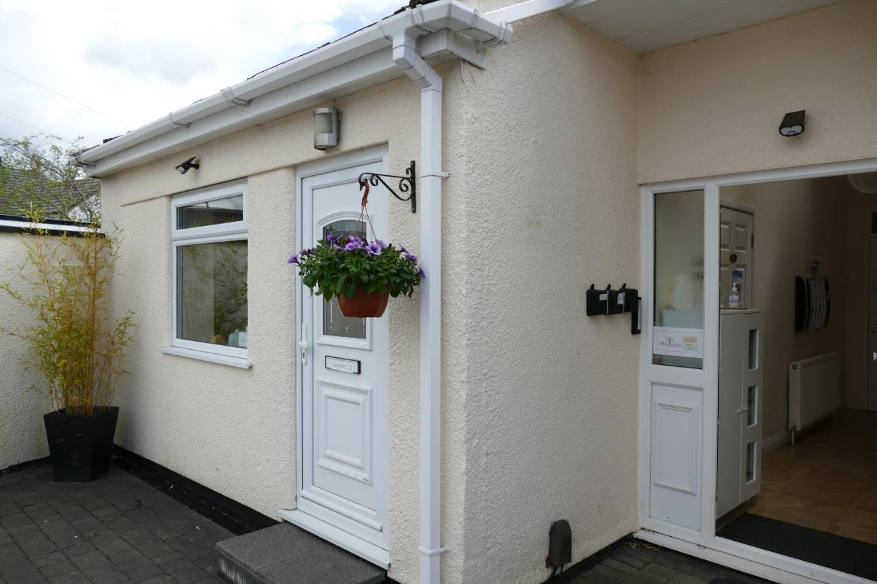 Magnolia Self Contained Suites Coalpit Heath Exteriör bild