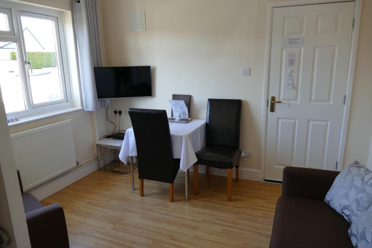 Magnolia Self Contained Suites Coalpit Heath Exteriör bild