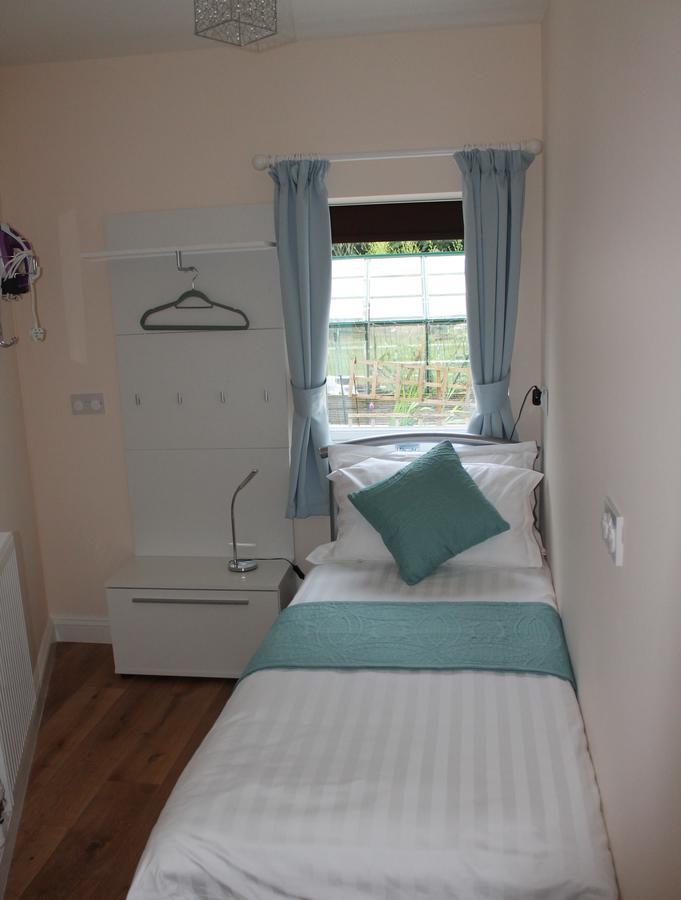 Magnolia Self Contained Suites Coalpit Heath Exteriör bild
